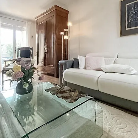 Stunning In Holiday home Roquemaure (Gard)